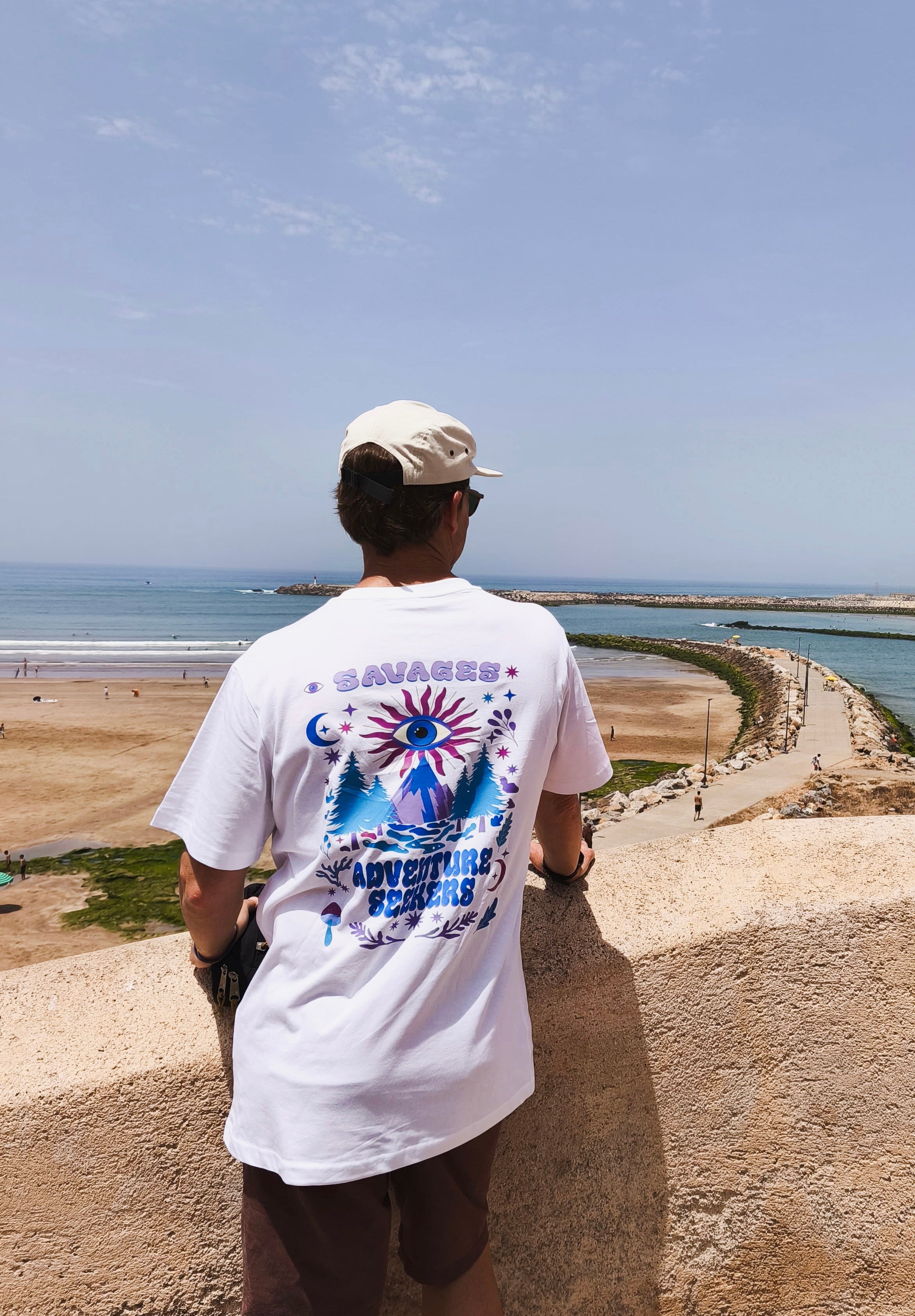 Camiseta unisex - Adventure seekers (color blanco)